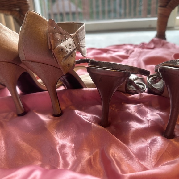 Dressy shoes -3 pairs size 7. Gold Bronze Silver - Picture 10 of 13